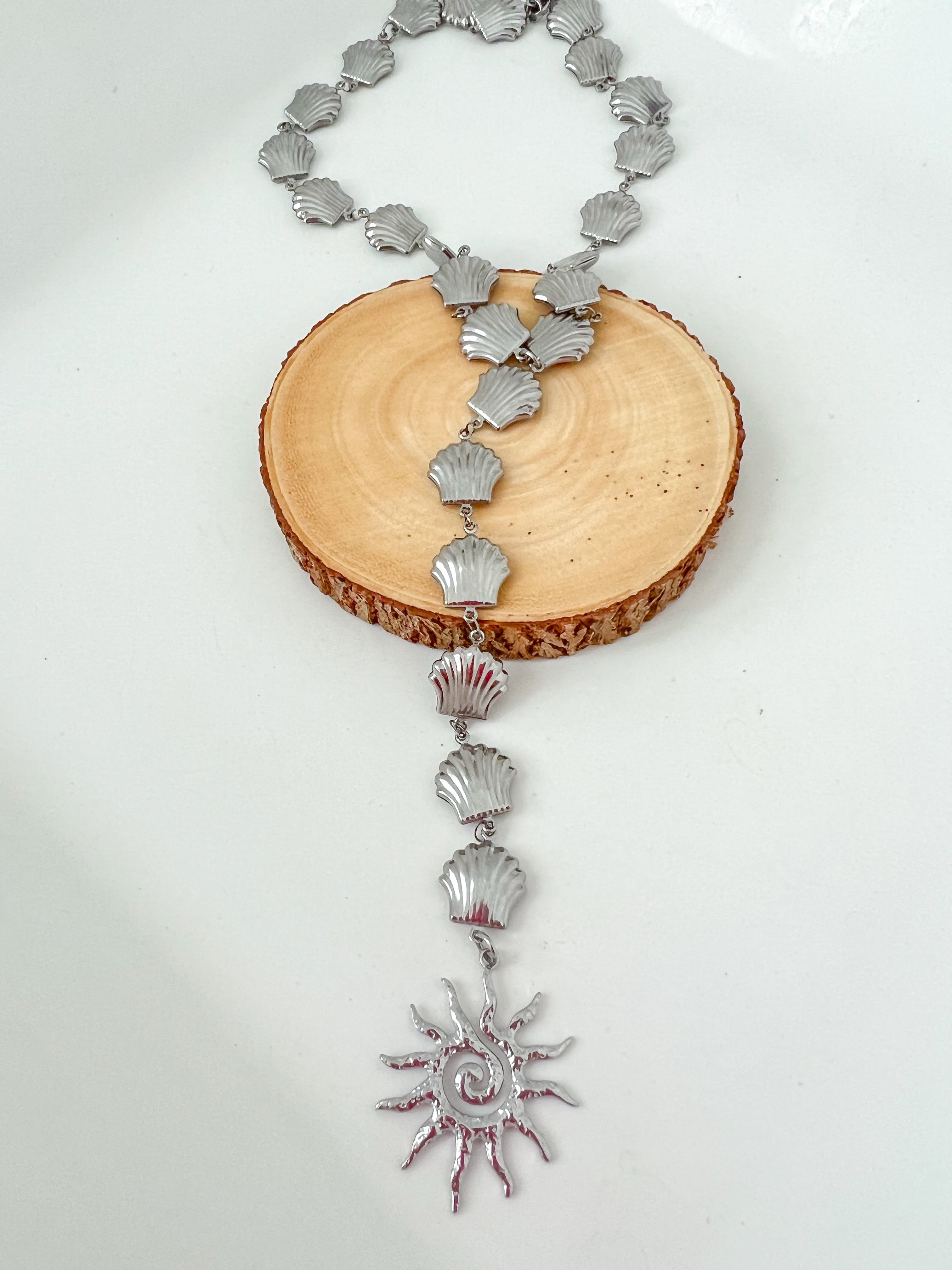 Shell Lariat