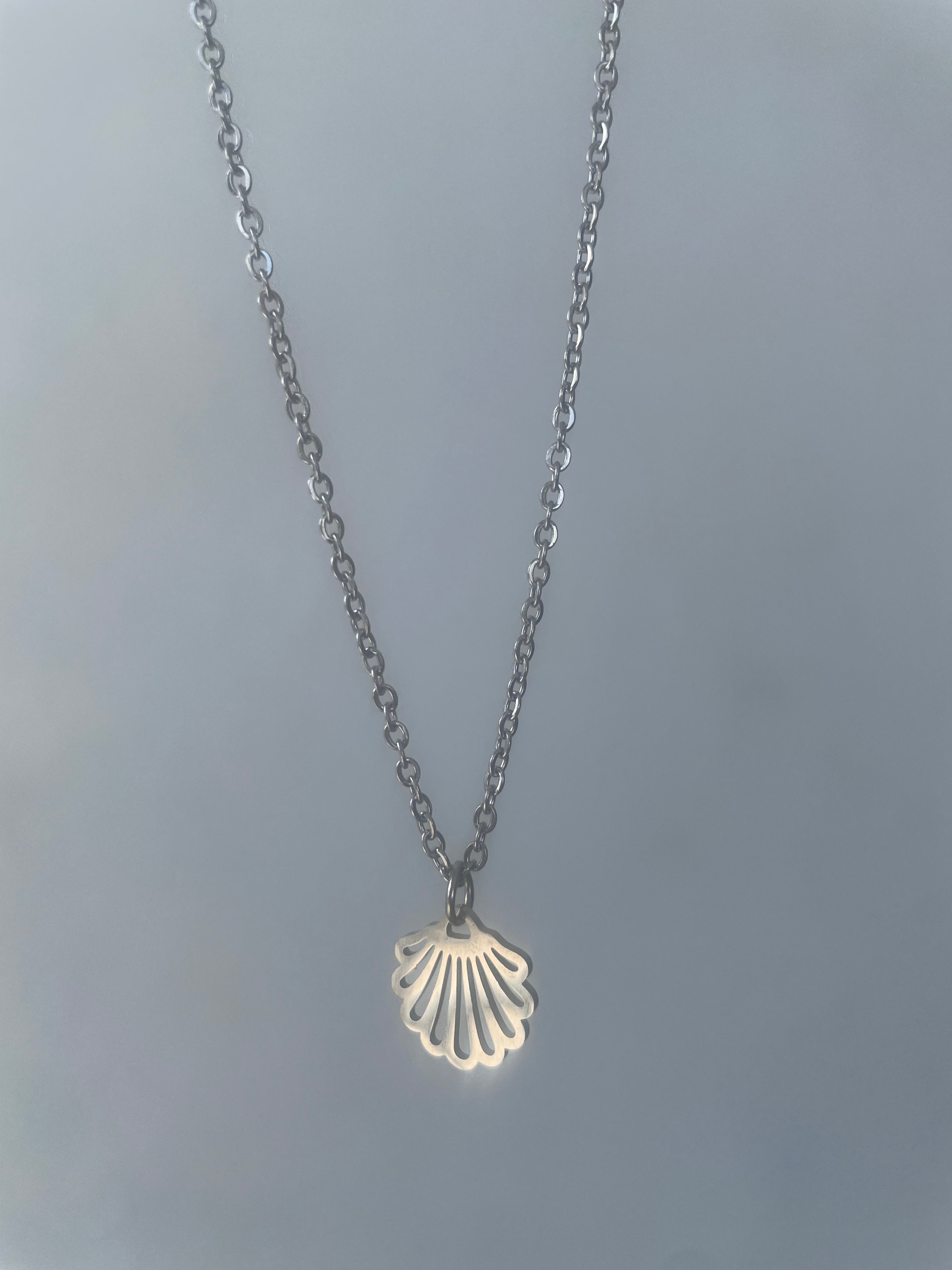 Shell silver chain