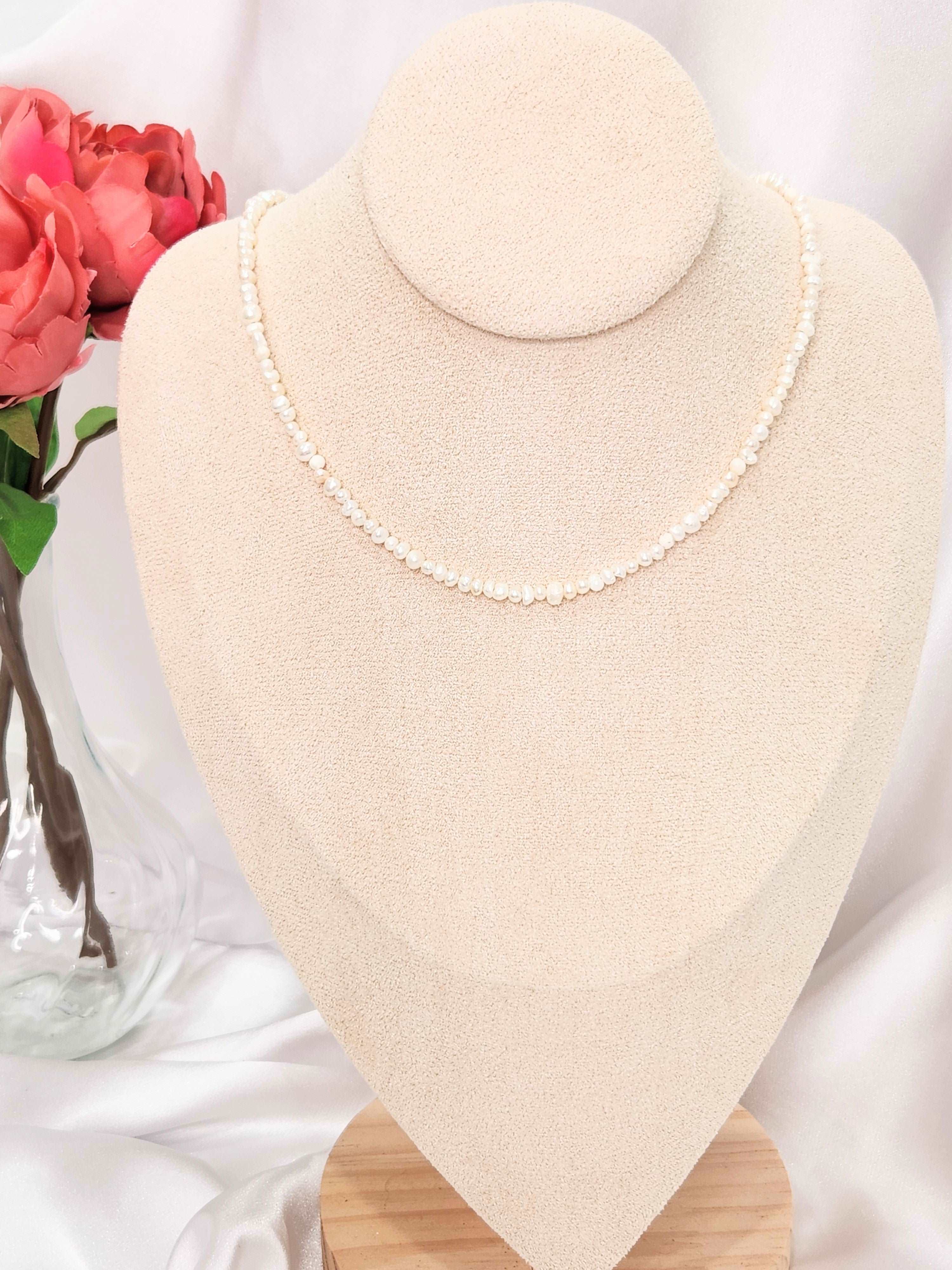 Mini Pearls Necklace